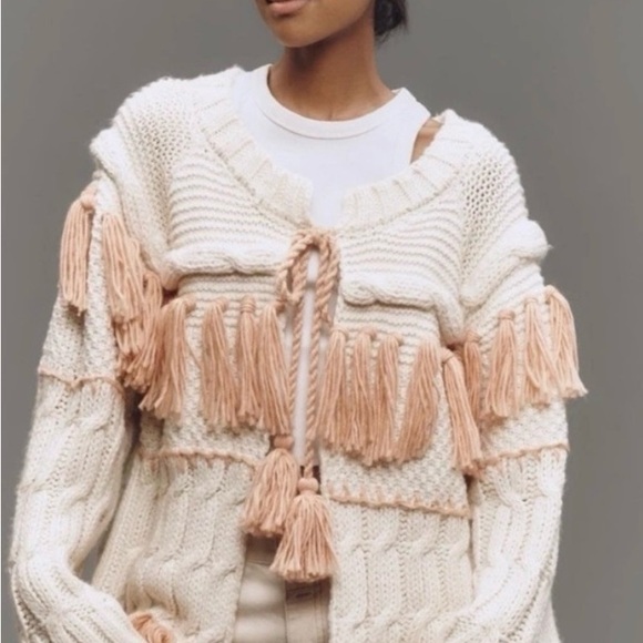 Beautiful Anthropologie Cream Tassel Cardigan One Size - Picture 2 of 11